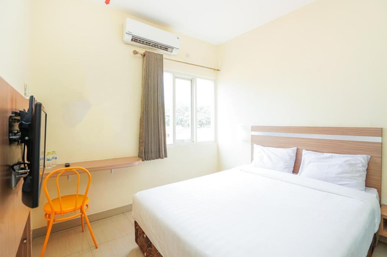 Pratisarawirya Guesthouse By Ecommerceloka Surabaya Dış mekan fotoğraf