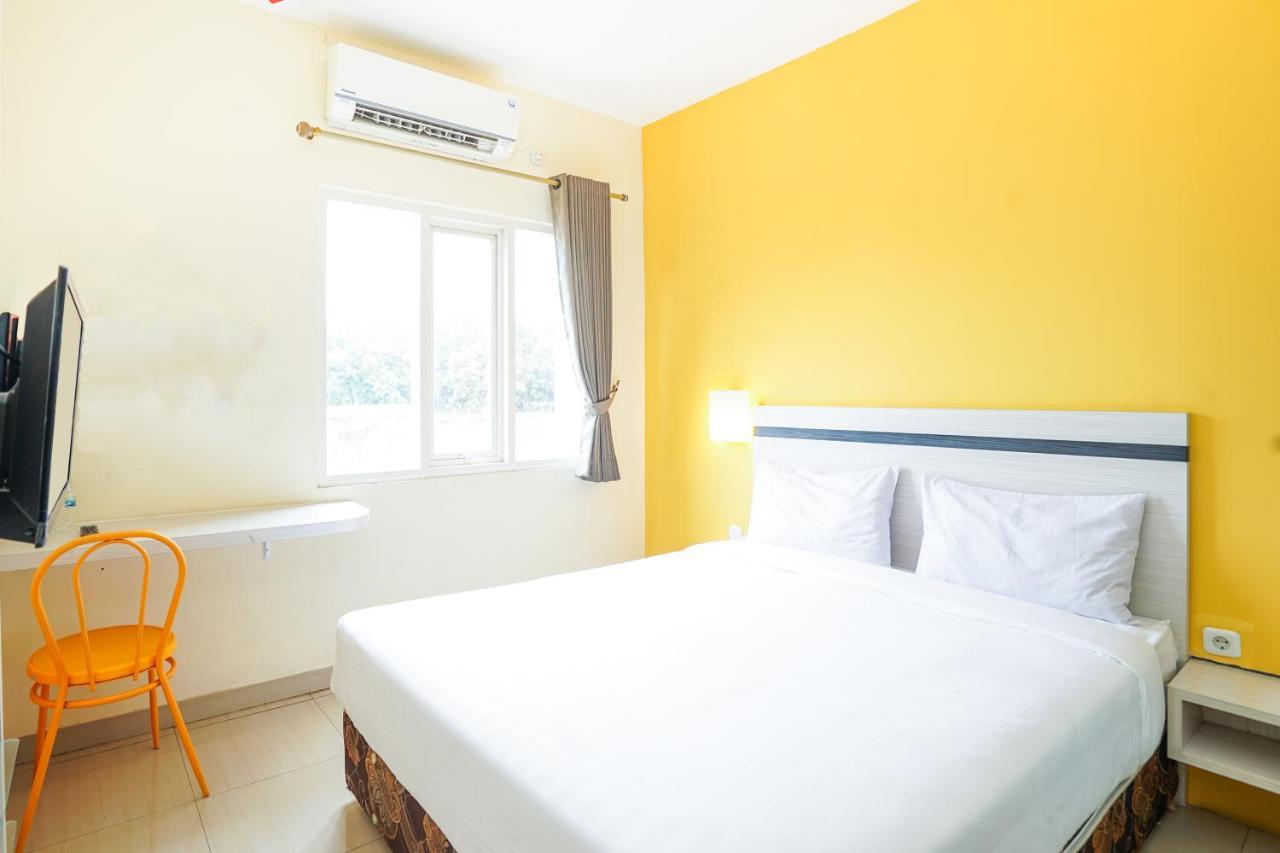Pratisarawirya Guesthouse By Ecommerceloka Surabaya Dış mekan fotoğraf