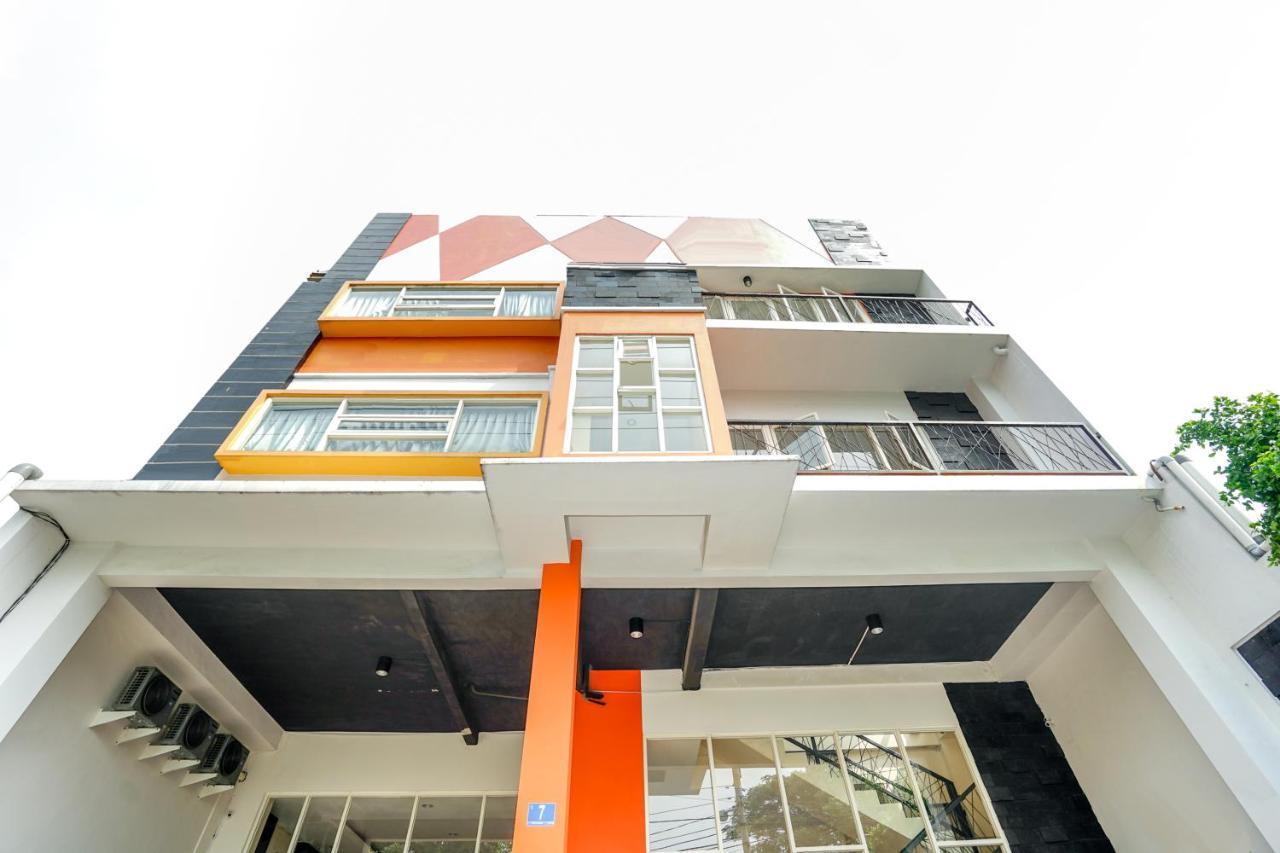 Pratisarawirya Guesthouse By Ecommerceloka Surabaya Dış mekan fotoğraf