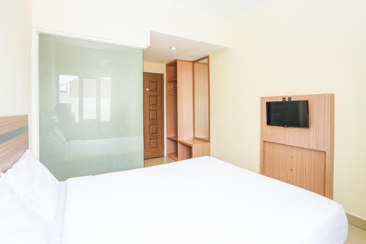 Pratisarawirya Guesthouse By Ecommerceloka Surabaya Dış mekan fotoğraf