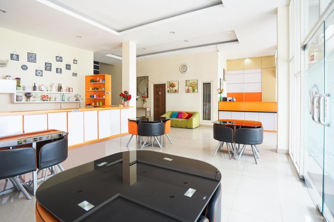Pratisarawirya Guesthouse By Ecommerceloka Surabaya Dış mekan fotoğraf