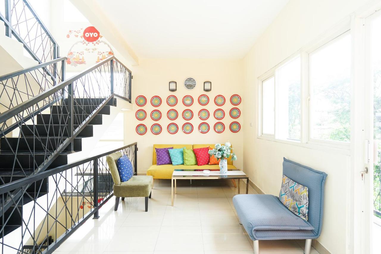Pratisarawirya Guesthouse By Ecommerceloka Surabaya Dış mekan fotoğraf